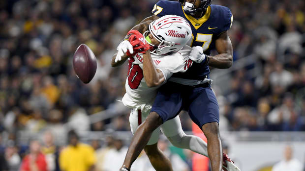 Quinyon Mitchell breaks up pass intended for Gage Larvadain